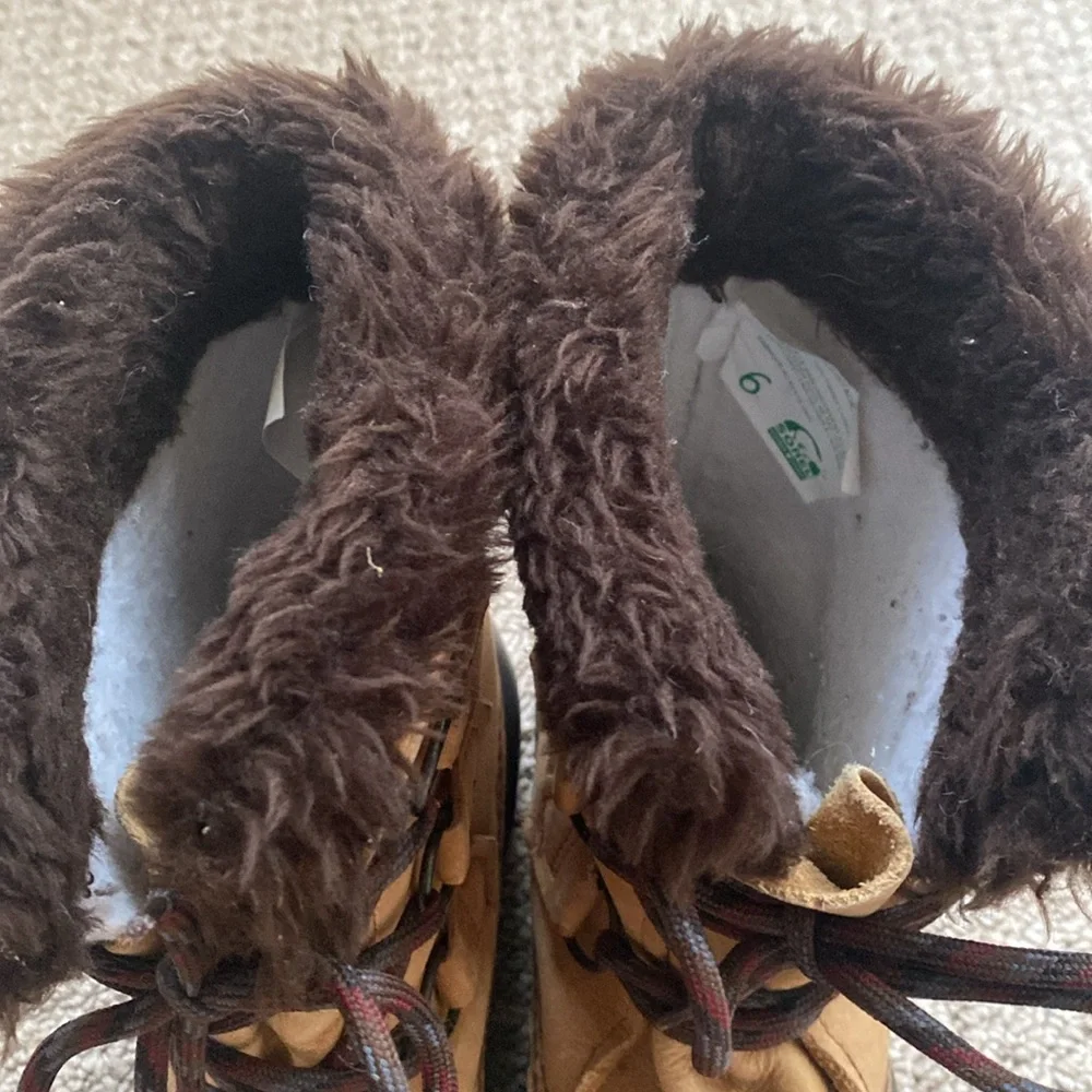 Sorrel‎ Badger Winter Boots Men's size 6/ Women's size 8.
